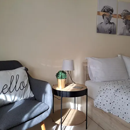 Διαμέρισμα Cozy City Center Apartment *