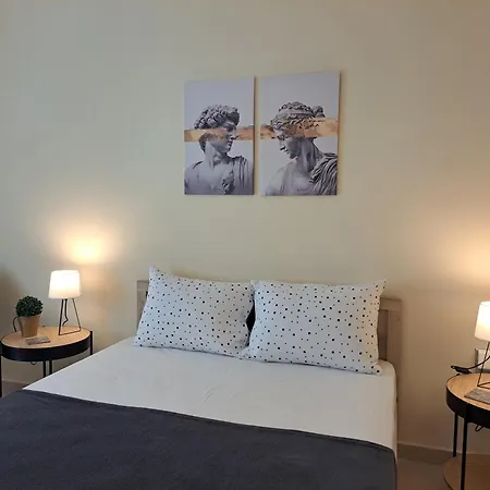 Cozy City Center Apartment *