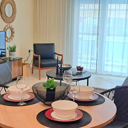 Cozy Center アパート