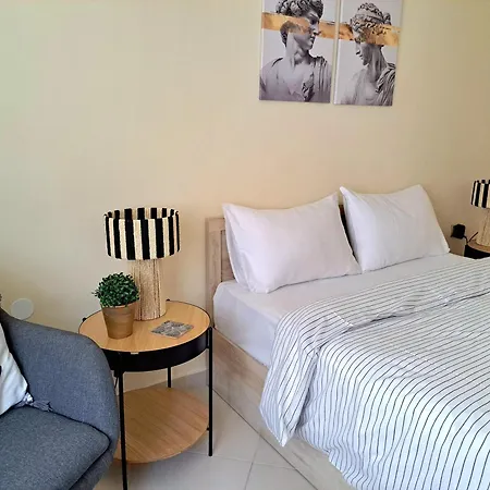 Cozy Center - With Free Parking Space, 350m Away 塞雷