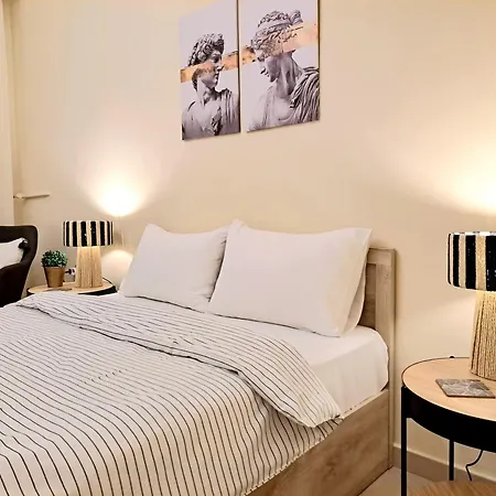 Cozy Center - With Free Parking Space, 350m Away