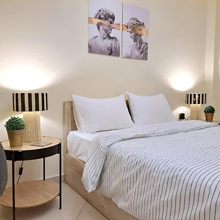 Cozy Center - With Free Parking Space, 350m Away 公寓 *