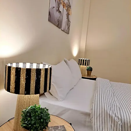 Διαμέρισμα Cozy City Center Apartment *