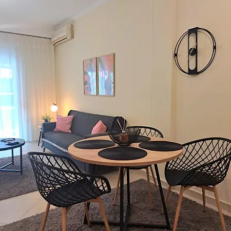 Cozy City Center Apartment *