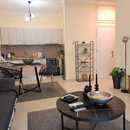 Cozy Center - With Free Parking Space, 350m Away 公寓 塞雷