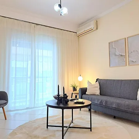 Cozy City Center Apartment