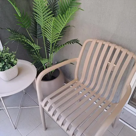 Διαμέρισμα Cozy City Center Apartment *
