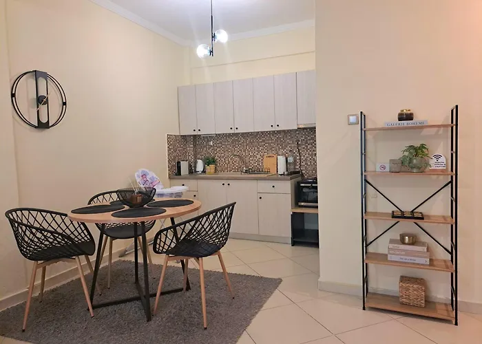 Cozy Center Apartment